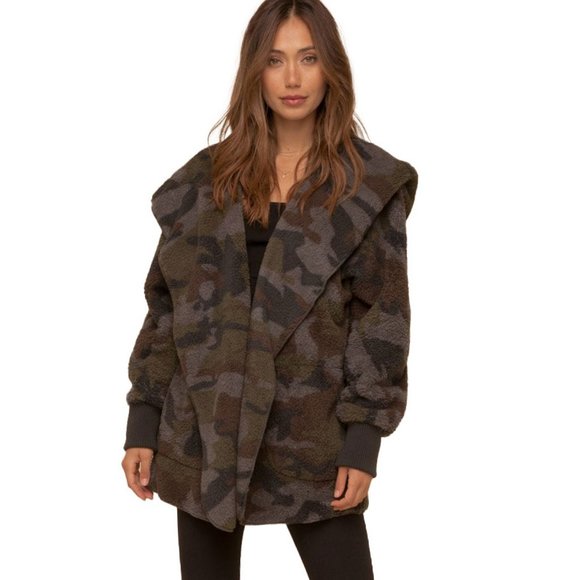 Camo Hooded Sherpa - Picture 1 of 6
